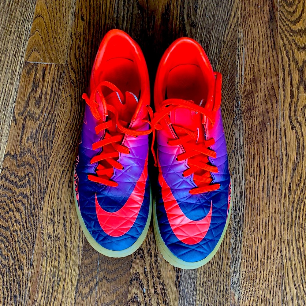 Like new Nike indoor soccer/futsal Youth shoes
